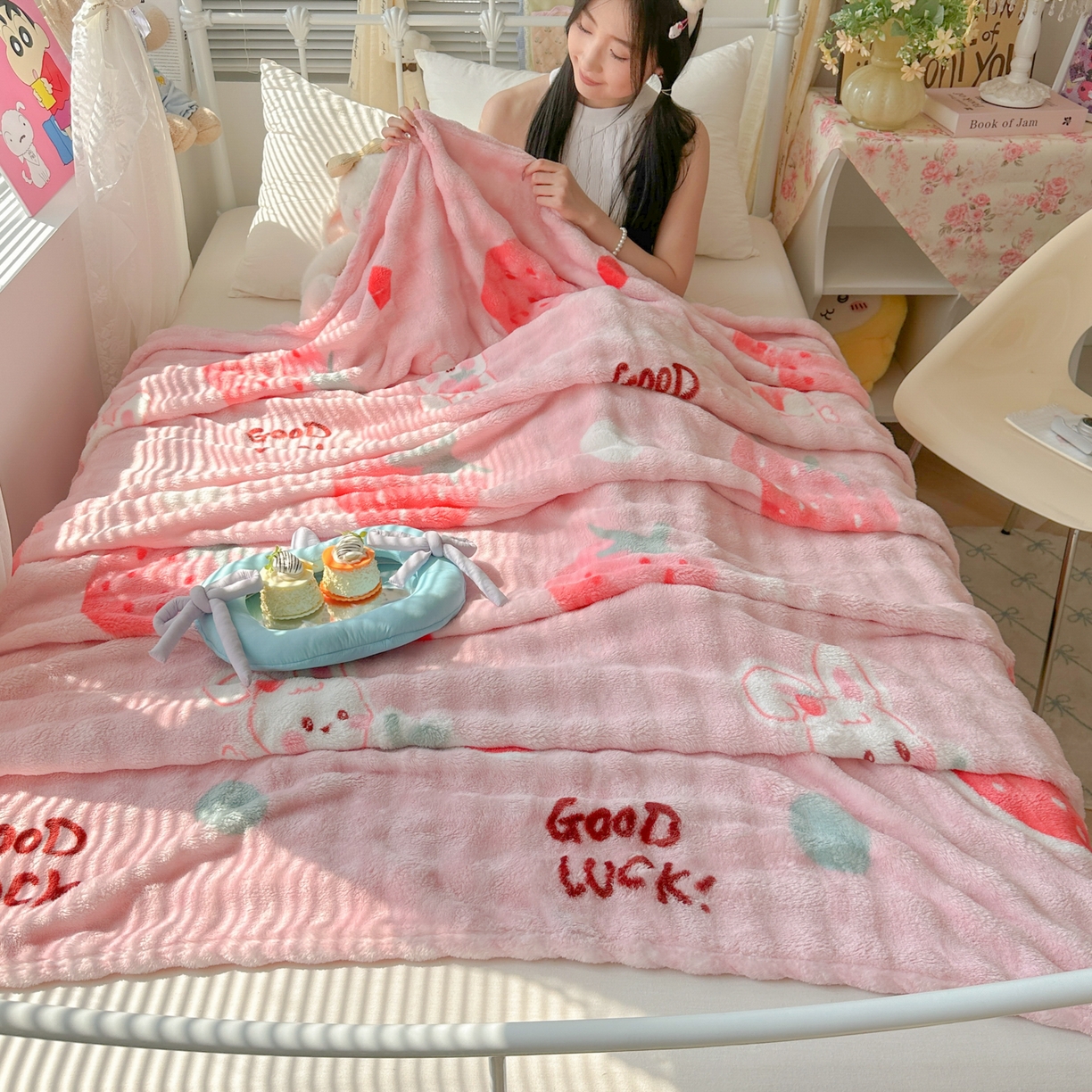 91家纺网 家纺一手货源 找家纺 韩巢家纺 2025新款高克重泡泡绒毛毯多功能牛奶绒毯子支持跨境电商 草莓兔