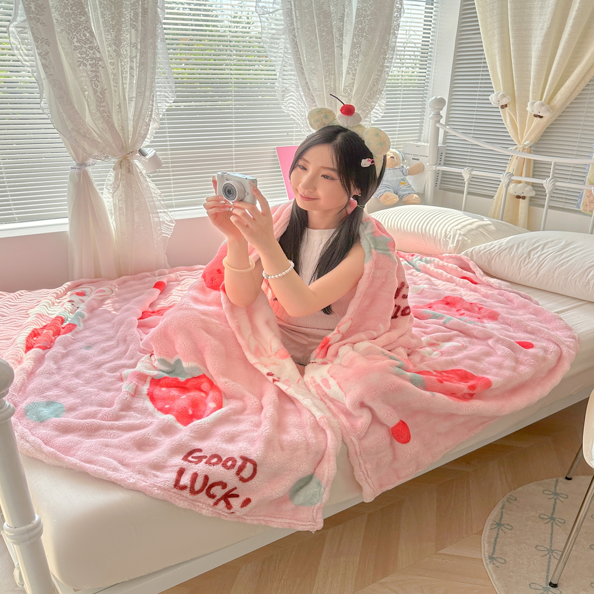 91家纺网 家纺一手货源 找家纺 韩巢家纺 2025新款高克重泡泡绒毛毯多功能牛奶绒毯子支持跨境电商 草莓兔