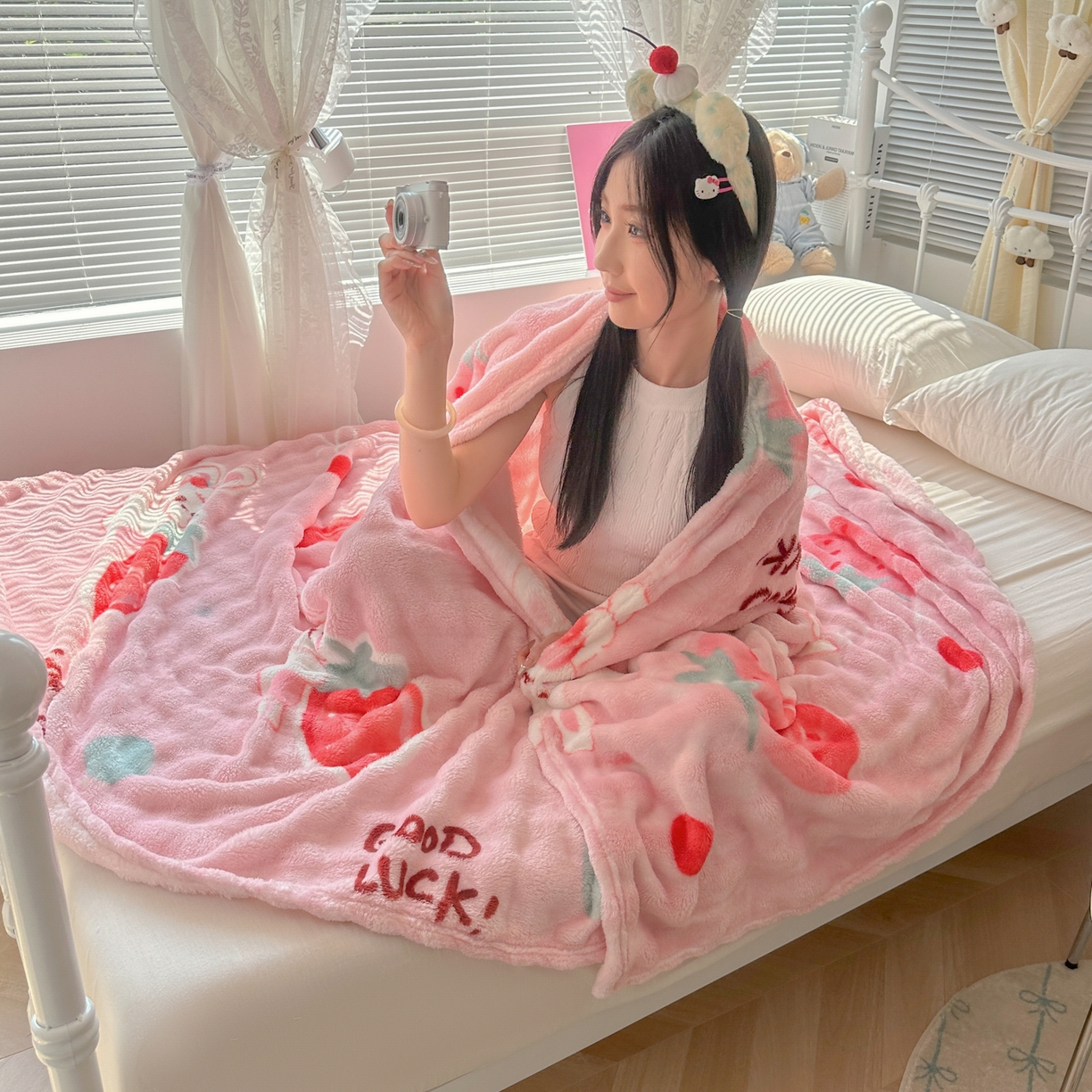 91家纺网 家纺一手货源 找家纺 韩巢家纺 2025新款高克重泡泡绒毛毯多功能牛奶绒毯子支持跨境电商 草莓兔