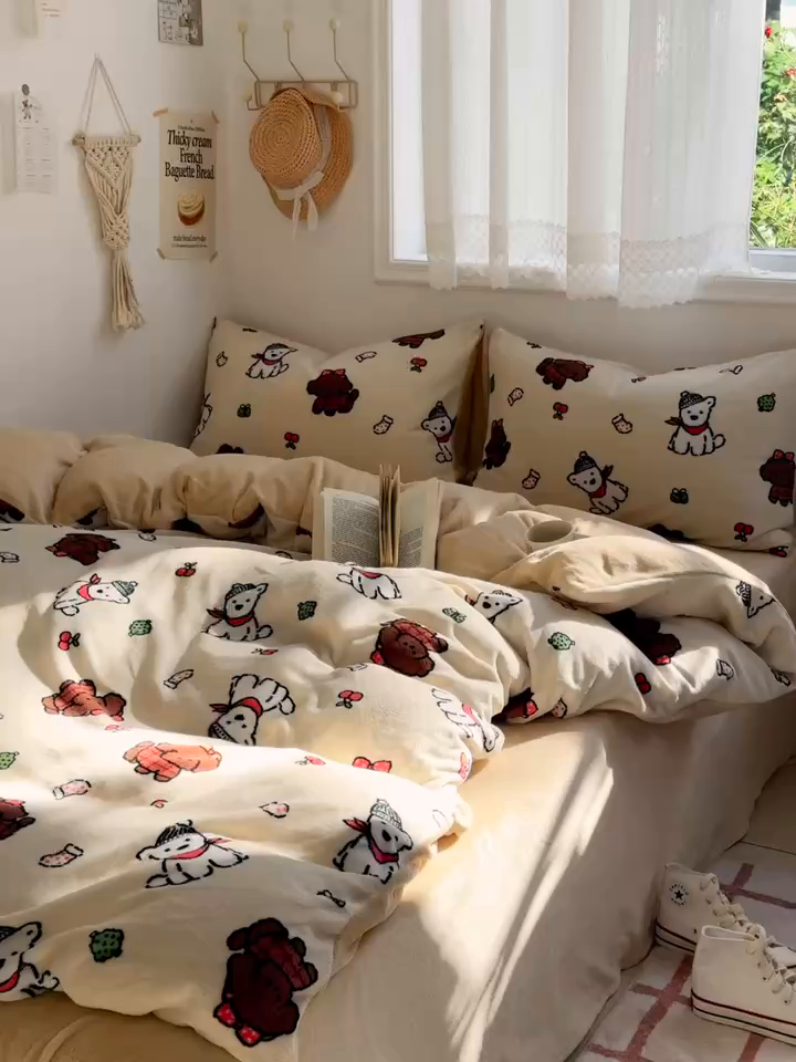 91家纺网 家纺一手货源 找家纺 小叮当家纺仓储工厂店 买家秀 爆款花型2025新款秋冬保暖高克重牛奶绒小清新印花四件套系列-风格一 圣诞装扮