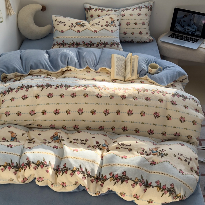 小叮当家纺仓储工厂店 买家秀 爆款花型2025新款秋冬保暖高克重牛奶绒小清新印花四件套系列-风格一 小兔卡卡