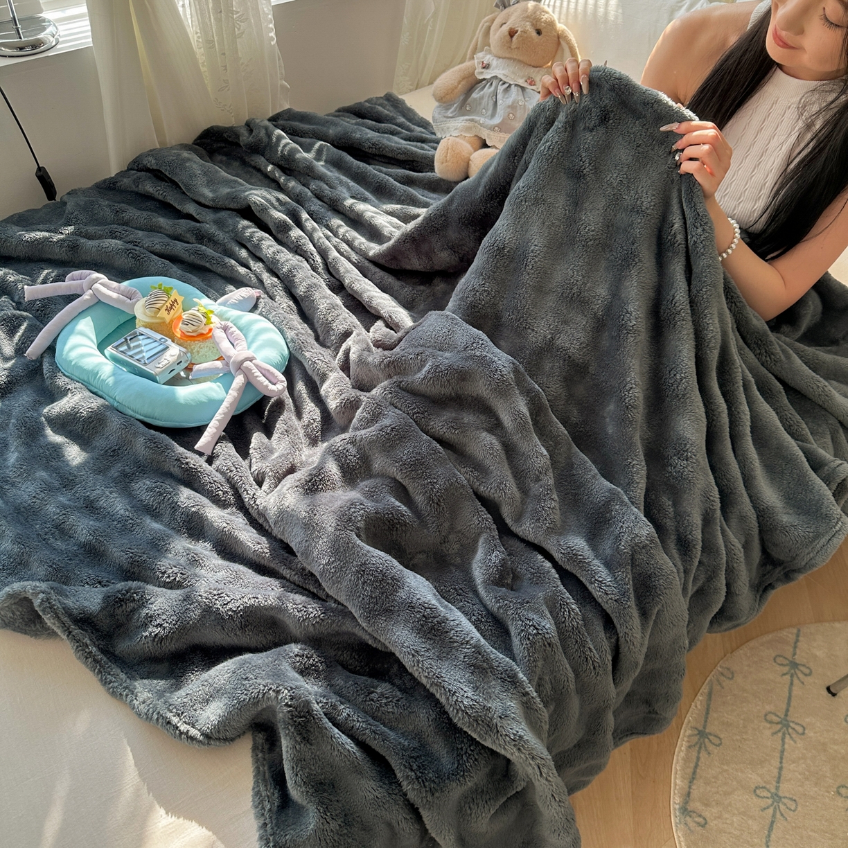 91家纺网 家纺一手货源 找家纺 韩巢家纺 2025新款高克重泡泡绒毛毯多功能牛奶绒毯子支持跨境电商 高级灰