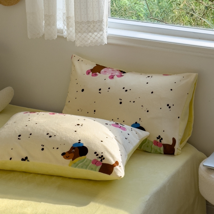 91家纺网 家纺一手货源 找家纺 小叮当家纺仓储工厂店 买家秀 爆款花型2025新款秋冬保暖高克重牛奶绒小清新印花四件套系列-风格一 芝士辣狗