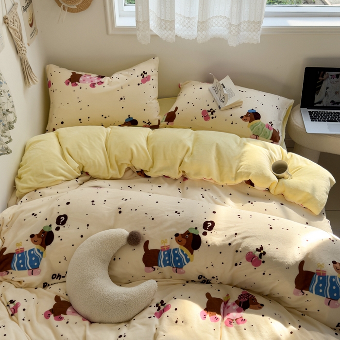 91家纺网 家纺一手货源 找家纺 小叮当家纺仓储工厂店 买家秀 爆款花型2025新款秋冬保暖高克重牛奶绒小清新印花四件套系列-风格一 芝士辣狗