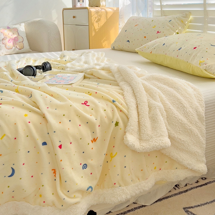 91家纺网 家纺一手货源 找家纺 小叮当家纺仓储工厂店 买家秀 爆款花型2025新款牛奶绒洛丽塔小清新印花系列毛毯毯子 芝士酪