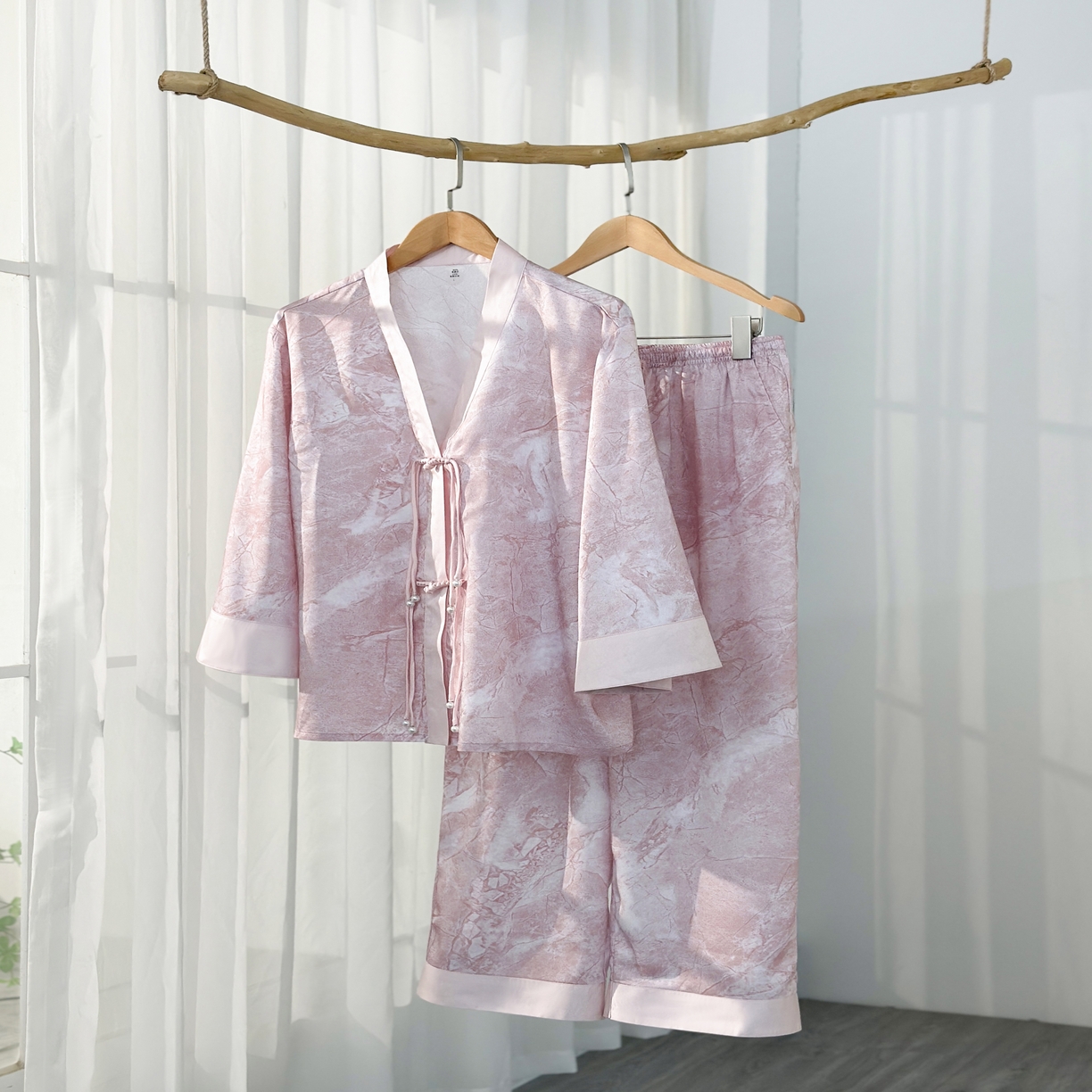 91家纺网 家纺一手货源 找家纺 [91家纺网精选] 2025新款莱赛尔凉爽轻奢家居服