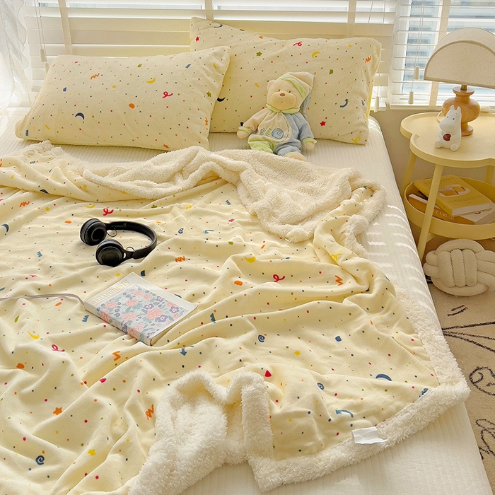 91家纺网 家纺一手货源 找家纺 小叮当家纺仓储工厂店 买家秀 爆款花型2025新款牛奶绒洛丽塔小清新印花系列毛毯毯子 芝士酪