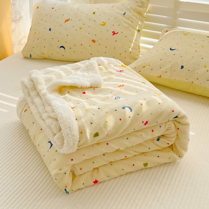 91家纺网 家纺一手货源 找家纺 小叮当家纺仓储工厂店 买家秀 爆款花型2025新款牛奶绒洛丽塔小清新印花系列毛毯毯子 芝士酪