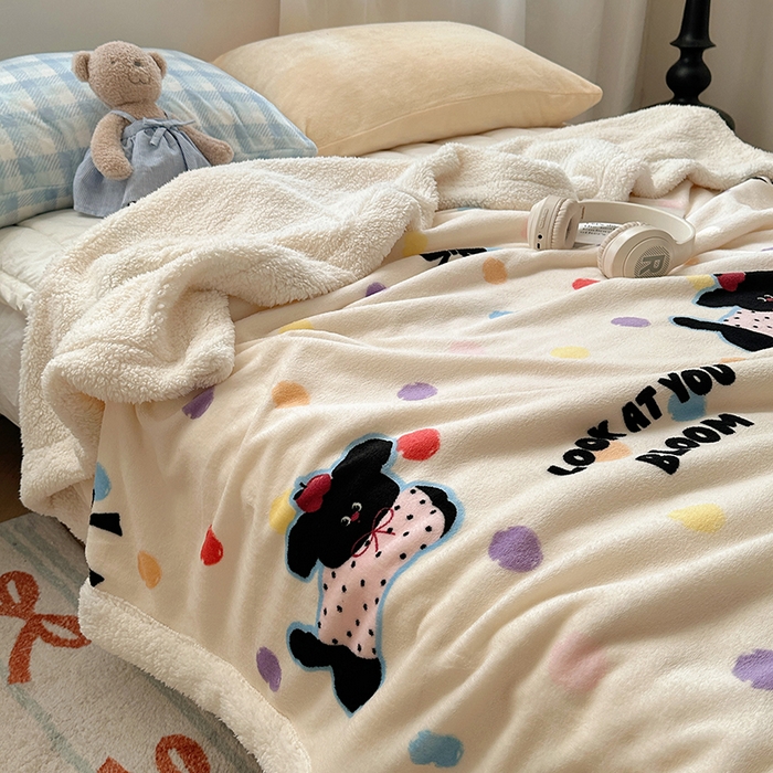 小叮当家纺仓储工厂店 买家秀 爆款花型2025新款牛奶绒洛丽塔小清新印花系列毛毯毯子 波点狗