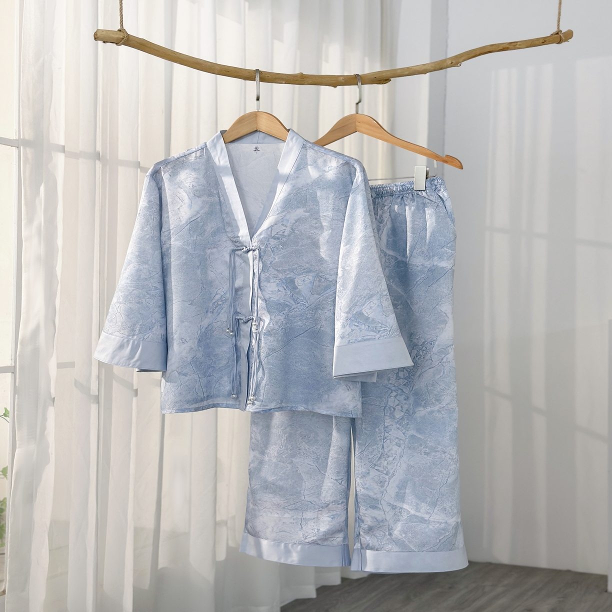 91家纺网 家纺一手货源 找家纺 [91家纺网精选] 2025新款莱赛尔凉爽轻奢家居服