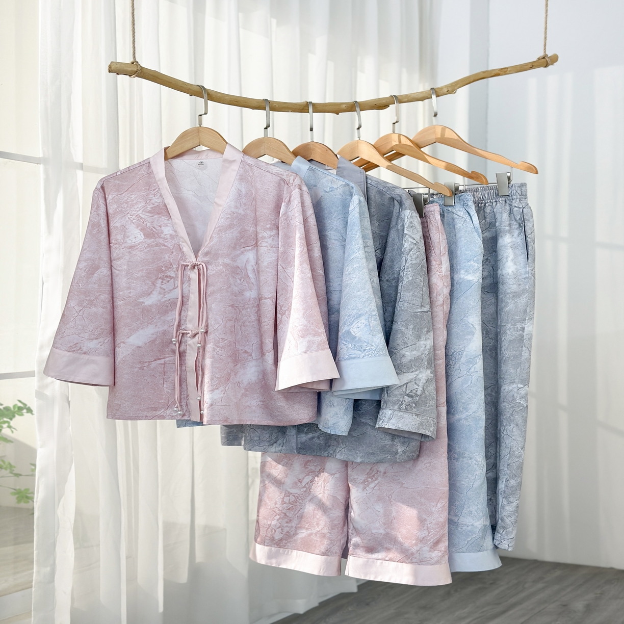 91家纺网 家纺一手货源 找家纺 [91家纺网精选] 2025新款莱赛尔凉爽轻奢家居服