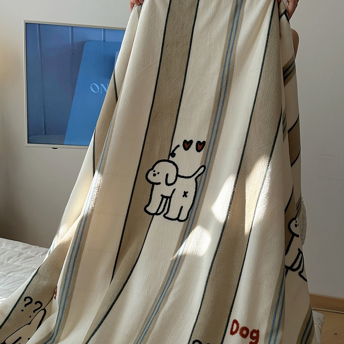 91家纺网 家纺一手货源 找家纺 小叮当家纺仓储工厂店 买家秀 爆款花型2025新款牛奶绒洛丽塔小清新印花系列毛毯毯子 呆萌狗狗