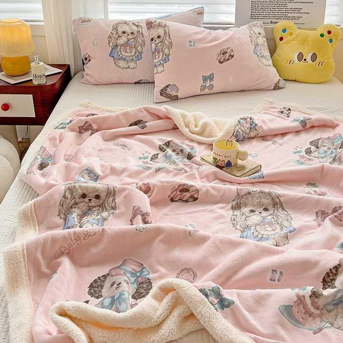 91家纺网 家纺一手货源 找家纺 小叮当家纺仓储工厂店 买家秀 爆款花型2025新款牛奶绒洛丽塔小清新印花系列毛毯毯子 花花狗和斑斑兔