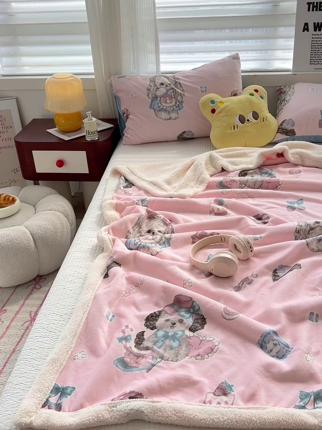 91家纺网 家纺一手货源 找家纺 小叮当家纺仓储工厂店 买家秀 爆款花型2025新款牛奶绒洛丽塔小清新印花系列毛毯毯子 花花狗和斑斑兔