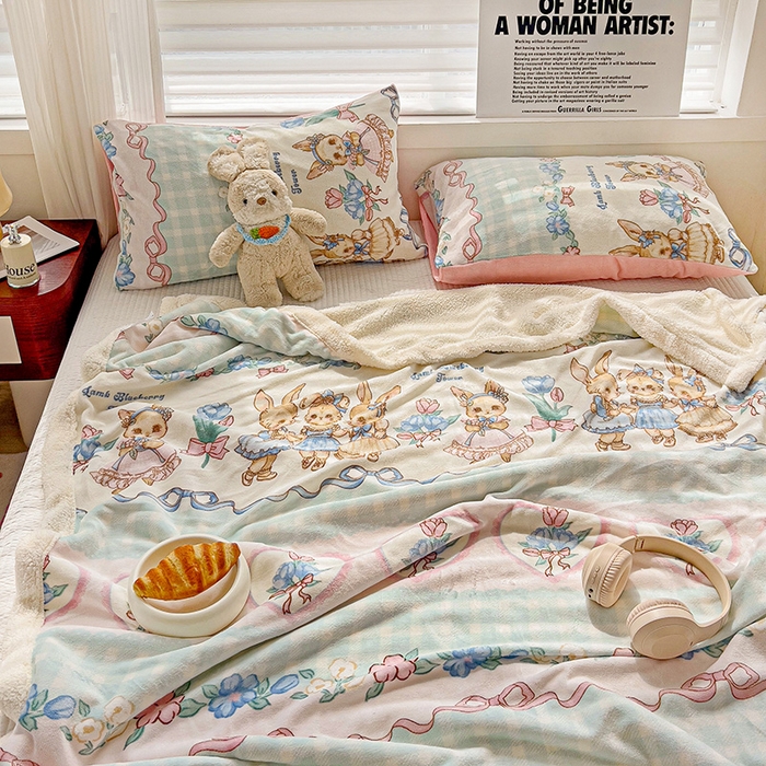 91家纺网 家纺一手货源 找家纺 小叮当家纺仓储工厂店 买家秀 爆款花型2025新款牛奶绒洛丽塔小清新印花系列毛毯毯子 萝莉小兔