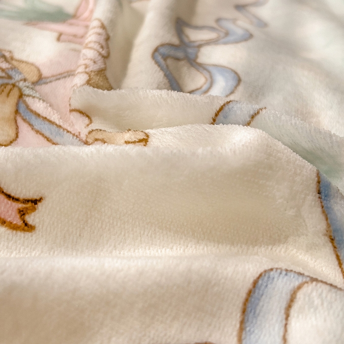 91家纺网 家纺一手货源 找家纺 小叮当家纺仓储工厂店 买家秀 爆款花型2025新款牛奶绒洛丽塔小清新印花系列毛毯毯子 萝莉小兔