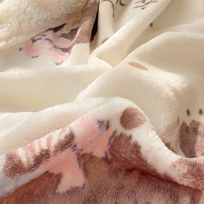 91家纺网 家纺一手货源 找家纺 小叮当家纺仓储工厂店 买家秀 爆款花型2025新款牛奶绒洛丽塔小清新印花系列毛毯毯子 猫咪公主