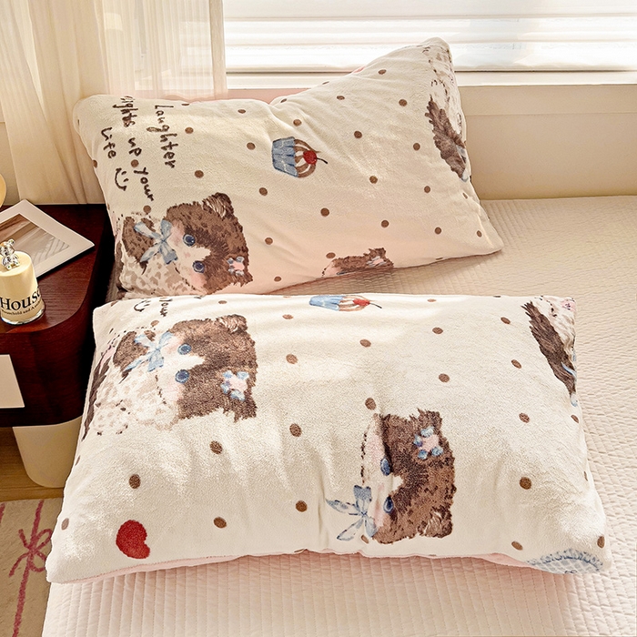 91家纺网 家纺一手货源 找家纺 小叮当家纺仓储工厂店 买家秀 爆款花型2025新款牛奶绒洛丽塔小清新印花系列毛毯毯子 猫咪公主