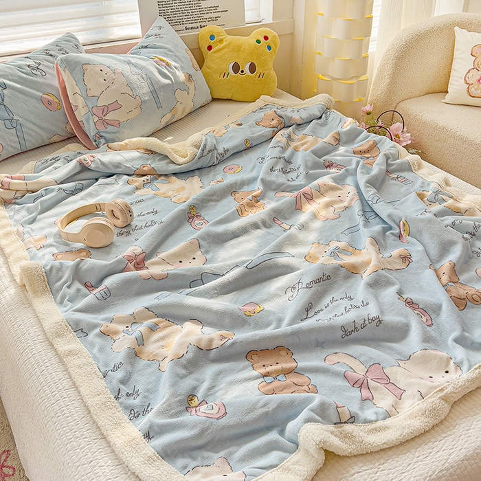 91家纺网 家纺一手货源 找家纺 小叮当家纺仓储工厂店 买家秀 爆款花型2025新款牛奶绒洛丽塔小清新印花系列毛毯毯子 俏皮猫