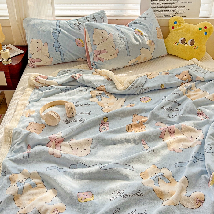 91家纺网 家纺一手货源 找家纺 小叮当家纺仓储工厂店 买家秀 爆款花型2025新款牛奶绒洛丽塔小清新印花系列毛毯毯子 俏皮猫