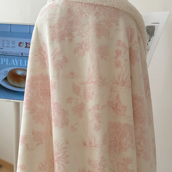 91家纺网 家纺一手货源 找家纺 小叮当家纺仓储工厂店 买家秀 爆款花型2025新款牛奶绒洛丽塔小清新印花系列毛毯毯子 山水情粉