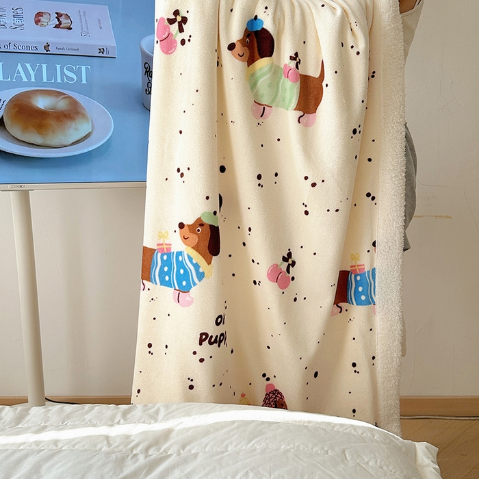 91家纺网 家纺一手货源 找家纺 小叮当家纺仓储工厂店 买家秀 爆款花型2025新款牛奶绒洛丽塔小清新印花系列毛毯毯子 小辣狗