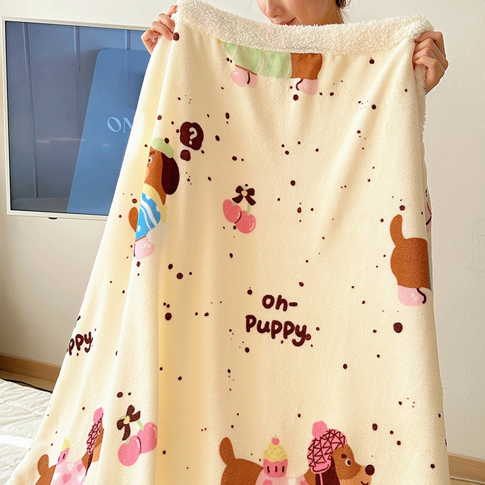 91家纺网 家纺一手货源 找家纺 小叮当家纺仓储工厂店 买家秀 爆款花型2025新款牛奶绒洛丽塔小清新印花系列毛毯毯子 小辣狗