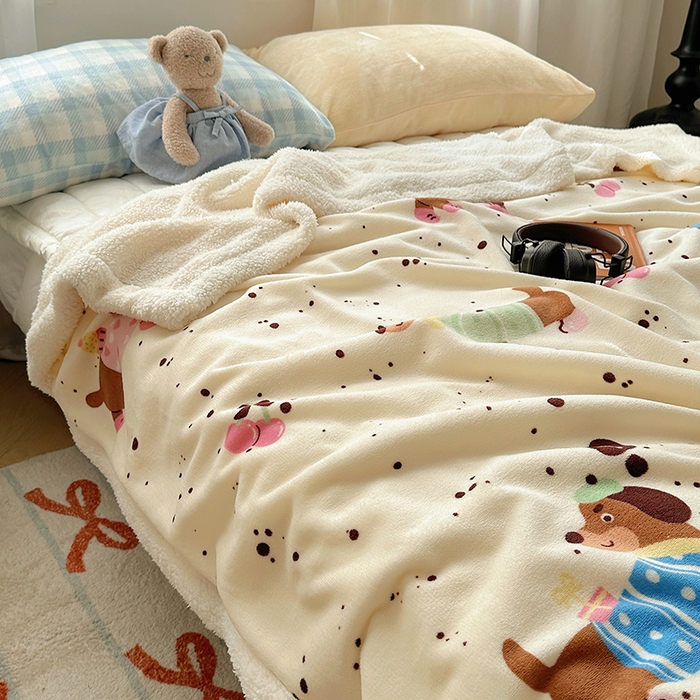 91家纺网 家纺一手货源 找家纺 小叮当家纺仓储工厂店 买家秀 爆款花型2025新款牛奶绒洛丽塔小清新印花系列毛毯毯子 小辣狗