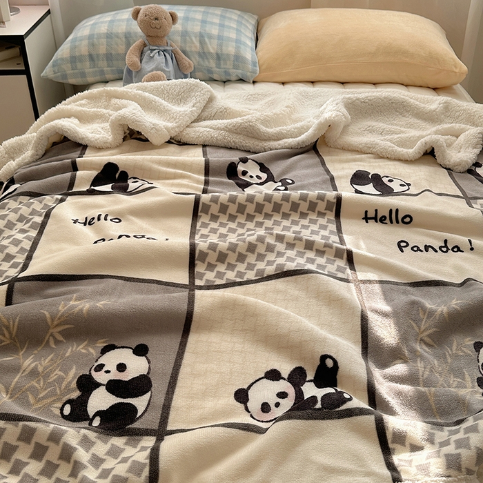 91家纺网 家纺一手货源 找家纺 小叮当家纺仓储工厂店 买家秀 爆款花型2025新款牛奶绒洛丽塔小清新印花系列毛毯毯子 熊猫皮皮