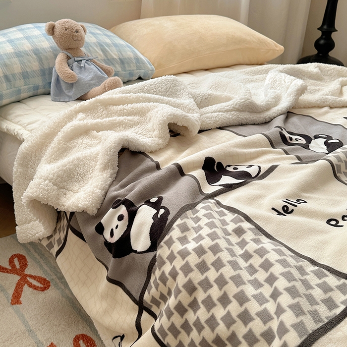 91家纺网 家纺一手货源 找家纺 小叮当家纺仓储工厂店 买家秀 爆款花型2025新款牛奶绒洛丽塔小清新印花系列毛毯毯子 熊猫皮皮