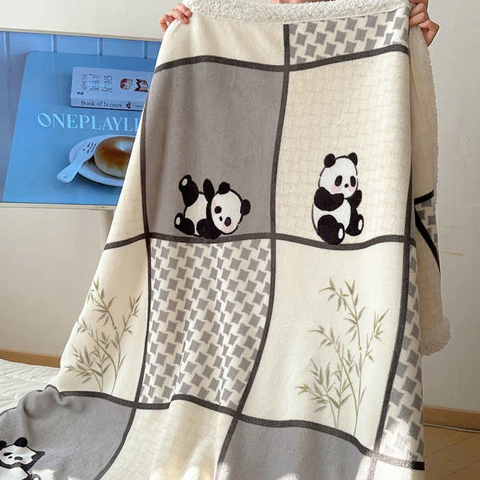 91家纺网 家纺一手货源 找家纺 小叮当家纺仓储工厂店 买家秀 爆款花型2025新款牛奶绒洛丽塔小清新印花系列毛毯毯子 熊猫皮皮