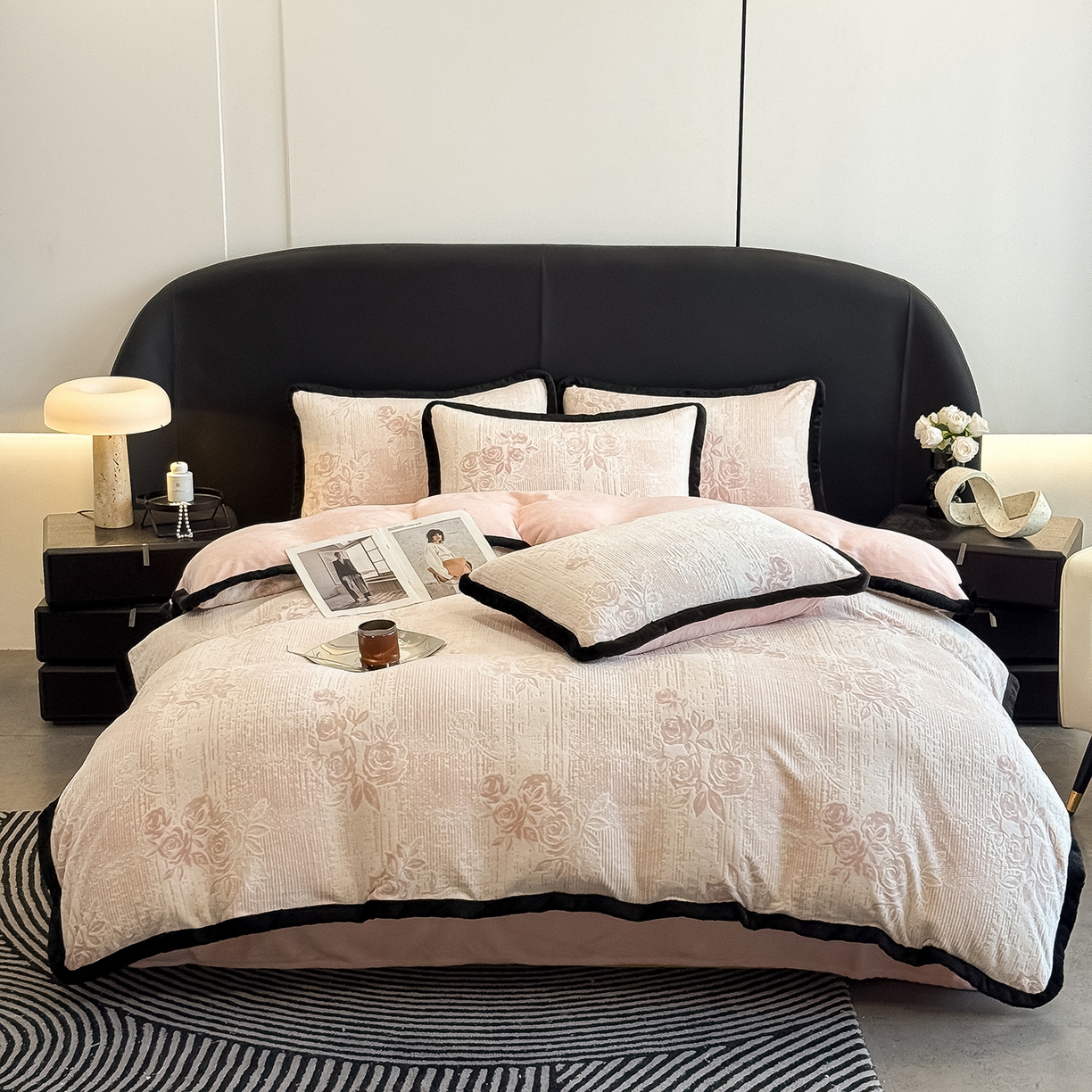 91家纺网 家纺一手货源 找家纺 （总）懒猫家纺 2025新款宽包边雕花绒四件套