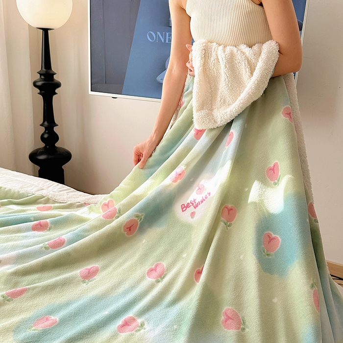 91家纺网 家纺一手货源 找家纺 小叮当家纺仓储工厂店 买家秀 爆款花型2025新款牛奶绒洛丽塔小清新印花系列毛毯毯子 遇见