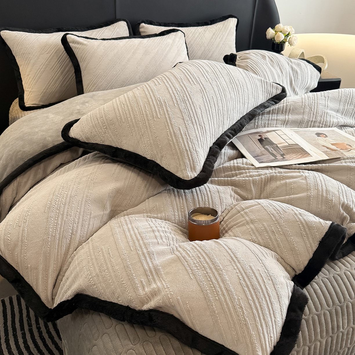 91家纺网 家纺一手货源 找家纺 （总）懒猫家纺 2025新款宽包边雕花绒四件套