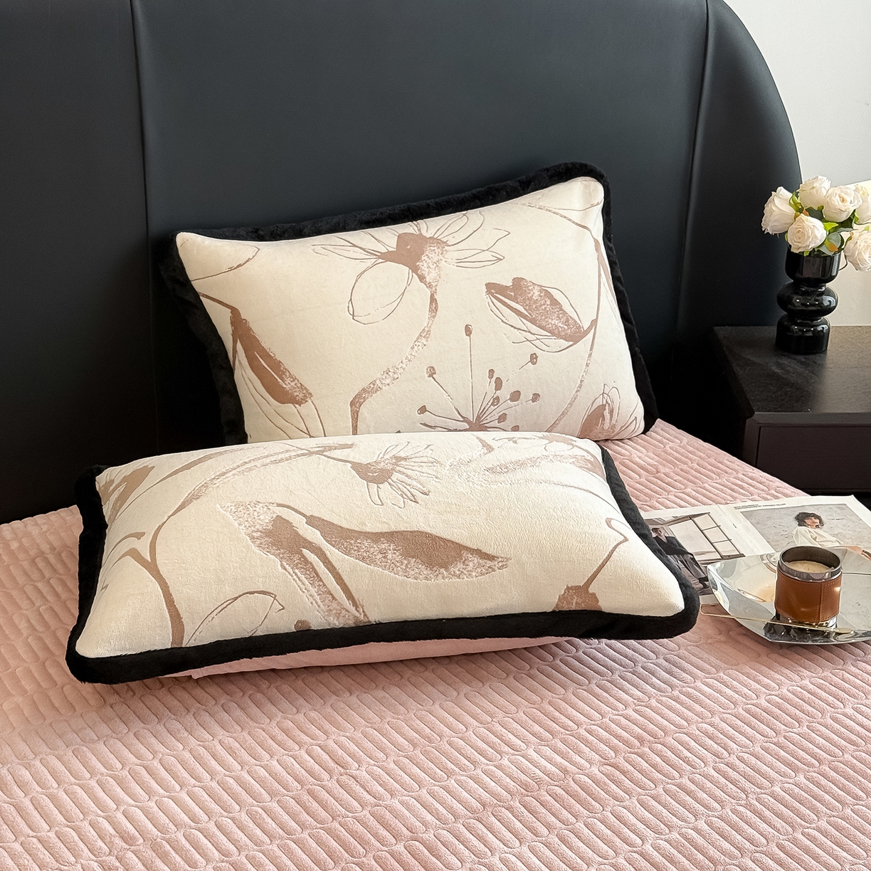 91家纺网 家纺一手货源 找家纺 懒猫家纺 2025新款宽包边雕花绒四件套 彼岸花开