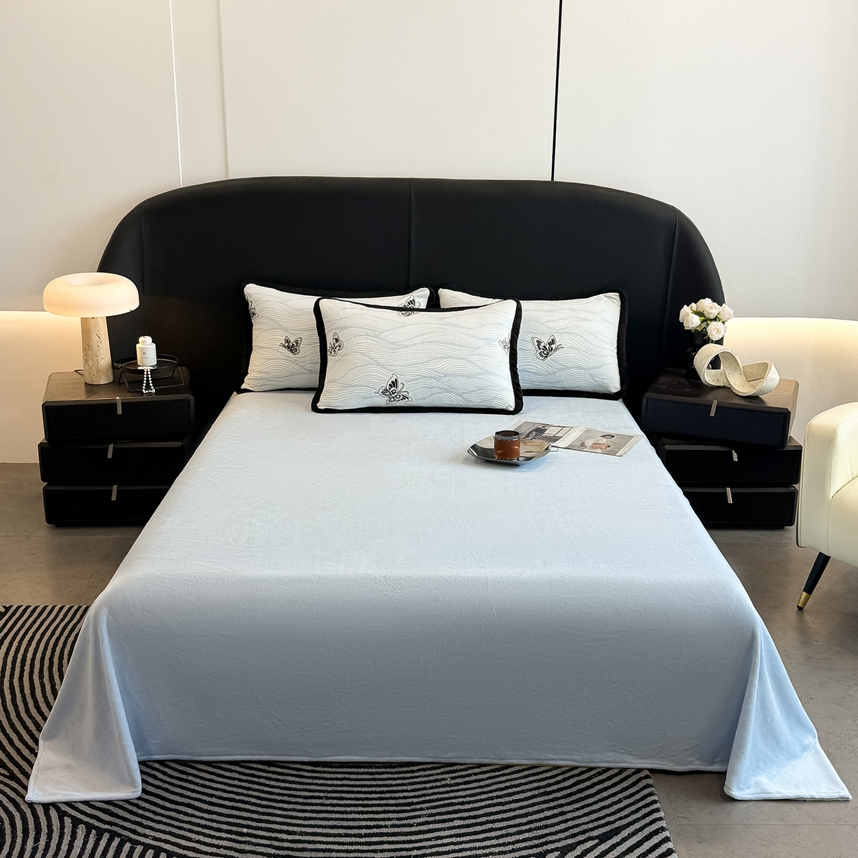 91家纺网 家纺一手货源 找家纺 懒猫家纺 2025新款宽包边雕花绒四件套 蝴蝶海浪