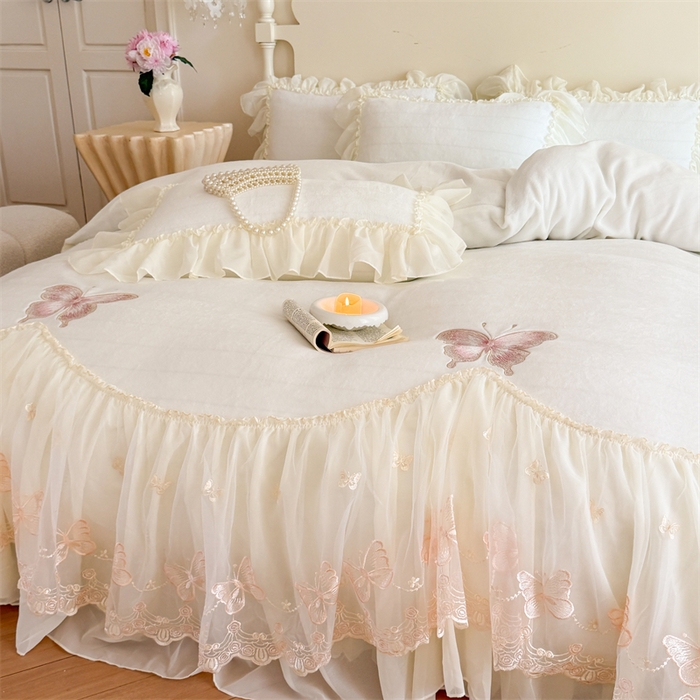 91家纺网 家纺一手货源 找家纺 富盛家纺 2025新款牛奶绒床裙款蕾丝刺绣四件套韩版法式公主风--睡美人系列 睡美人-白