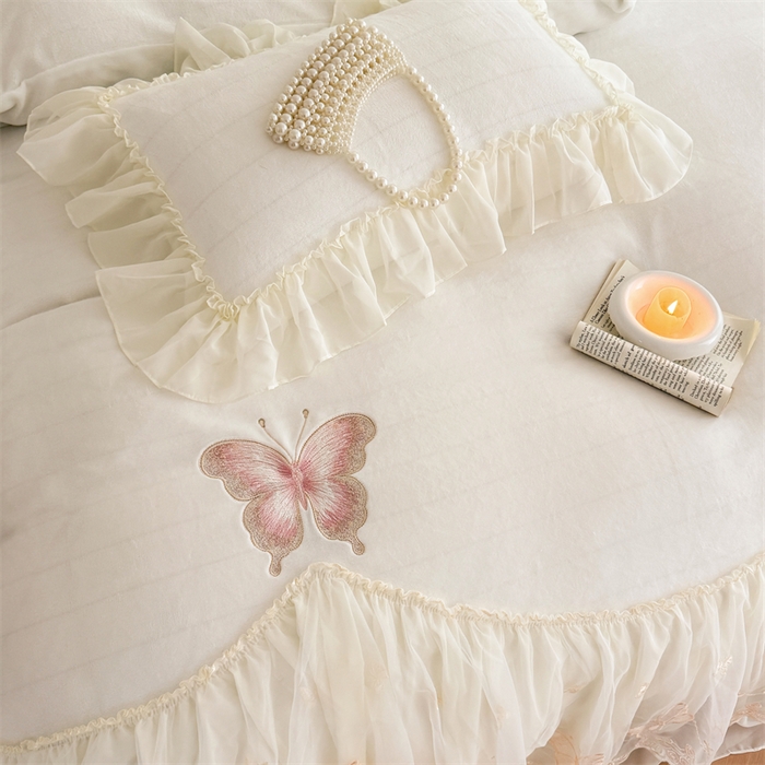 91家纺网 家纺一手货源 找家纺 富盛家纺 2025新款牛奶绒床裙款蕾丝刺绣四件套韩版法式公主风--睡美人系列 睡美人-白