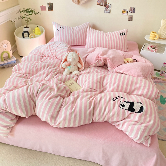 91家纺网 家纺一手货源 找家纺 小叮当家纺仓储工厂店 买家秀 爆款花型2025新款小清新绣花四件套系列-永恒韵律 永恒韵律-粉胖胖