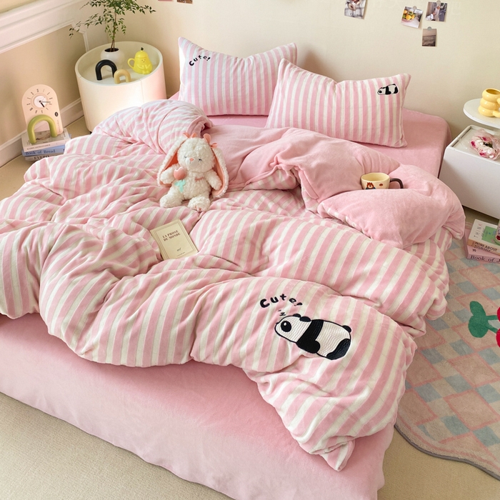 91家纺网 家纺一手货源 找家纺 小叮当家纺仓储工厂店 买家秀 爆款花型2025新款小清新绣花四件套系列-永恒韵律 永恒韵律-粉胖胖