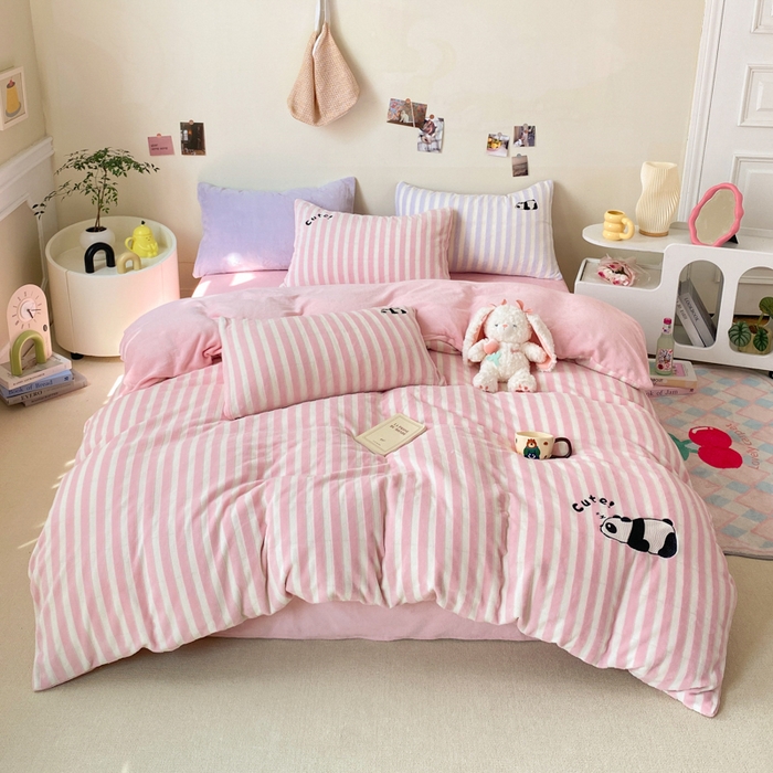 91家纺网 家纺一手货源 找家纺 小叮当家纺仓储工厂店 买家秀 爆款花型2025新款小清新绣花四件套系列-永恒韵律 永恒韵律-粉胖胖