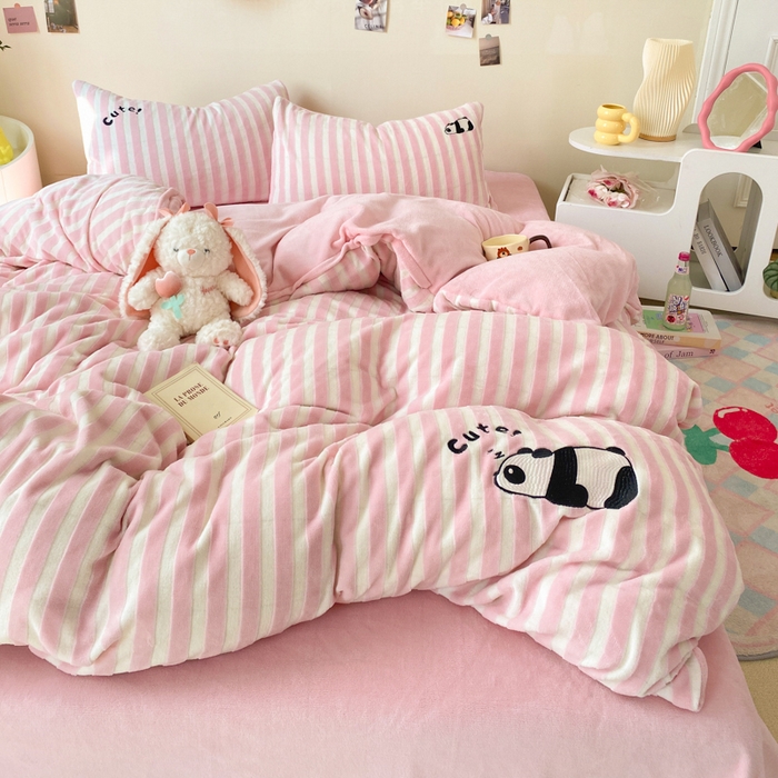 91家纺网 家纺一手货源 找家纺 小叮当家纺仓储工厂店 买家秀 爆款花型2025新款小清新绣花四件套系列-永恒韵律 永恒韵律-粉胖胖