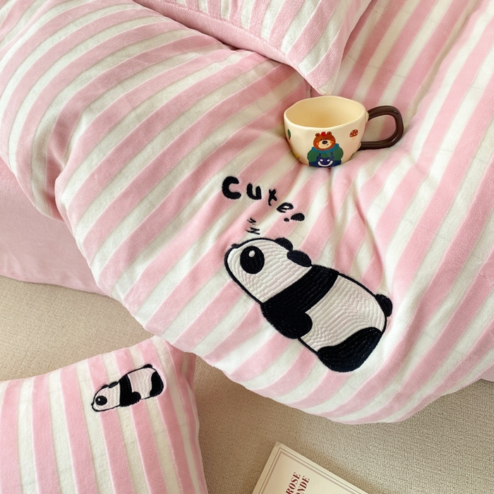 91家纺网 家纺一手货源 找家纺 小叮当家纺仓储工厂店 买家秀 爆款花型2025新款小清新绣花四件套系列-永恒韵律 永恒韵律-粉胖胖