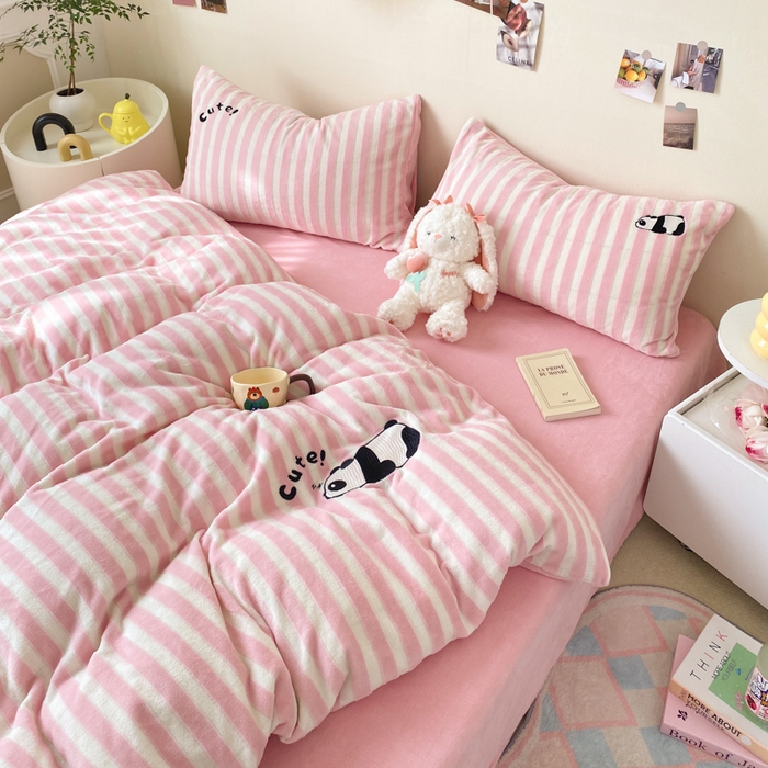 91家纺网 家纺一手货源 找家纺 小叮当家纺仓储工厂店 买家秀 爆款花型2025新款小清新绣花四件套系列-永恒韵律 永恒韵律-粉胖胖