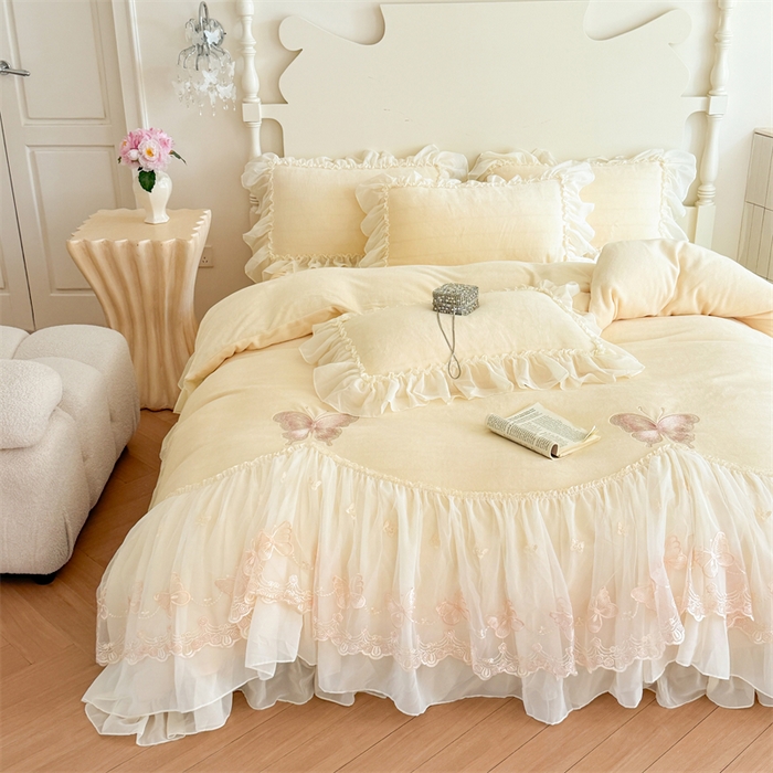 91家纺网 家纺一手货源 找家纺 富盛家纺 2025新款牛奶绒床裙款蕾丝刺绣四件套韩版法式公主风--睡美人系列 睡美人-黄