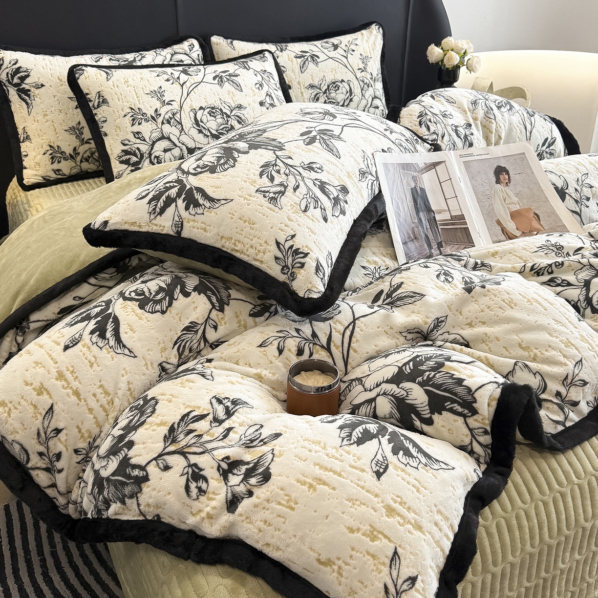 91家纺网 家纺一手货源 找家纺 懒猫家纺 2025新款宽包边雕花绒四件套 牧野繁花