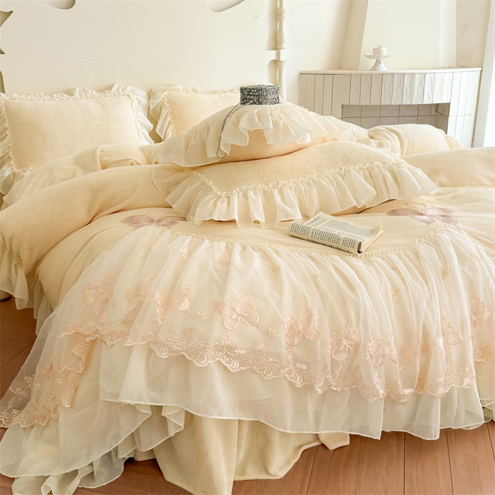 91家纺网 家纺一手货源 找家纺 富盛家纺 2025新款牛奶绒床裙款蕾丝刺绣四件套韩版法式公主风--睡美人系列 睡美人-黄