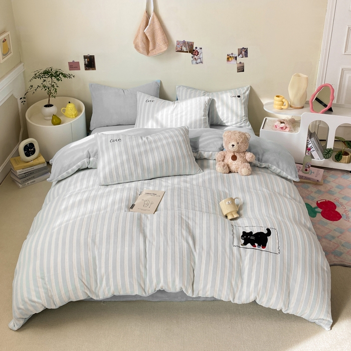 91家纺网 家纺一手货源 找家纺 小叮当家纺仓储工厂店 买家秀 爆款花型2025新款小清新绣花四件套系列-永恒韵律 永恒韵律-灰喵喵