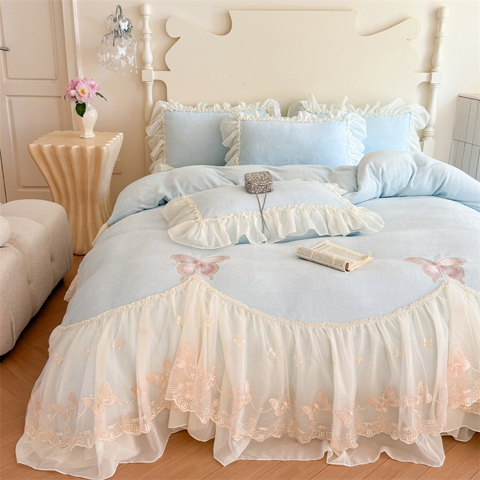 91家纺网 家纺一手货源 找家纺 富盛家纺 2025新款牛奶绒床裙款蕾丝刺绣四件套韩版法式公主风--睡美人系列 睡美人-蓝