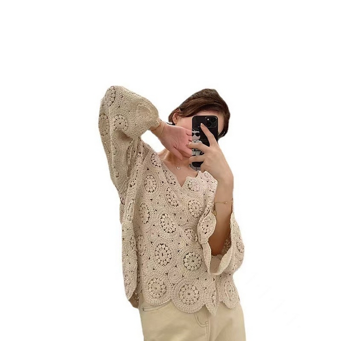 91家纺网 家纺一手货源 找家纺 （总）洛兰沙家居馆 只代发 新款轻奢减龄甜美软糯镂空圆领毛衣女重工钩花喇叭袖宽松套头上衣